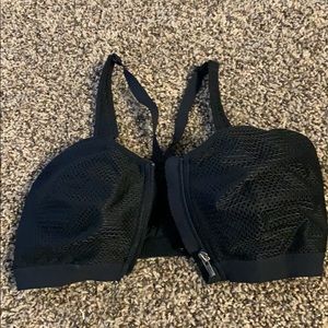 Victoria’s Secret Black Sports Bra